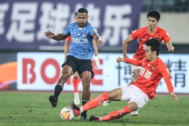 U20球员单轮打入5球 王钰栋登顶射手榜 中超青春风暴